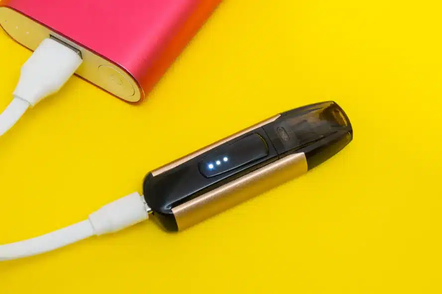 Vape device charging with power bank